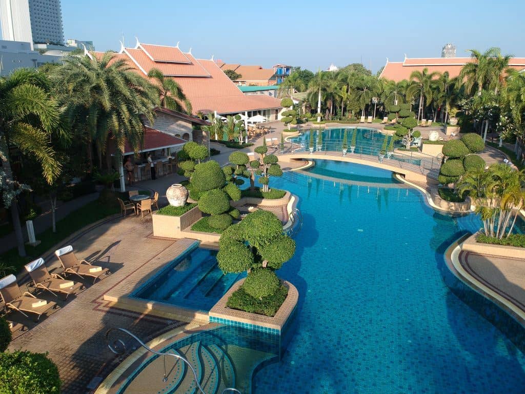pools-outdoor-pool