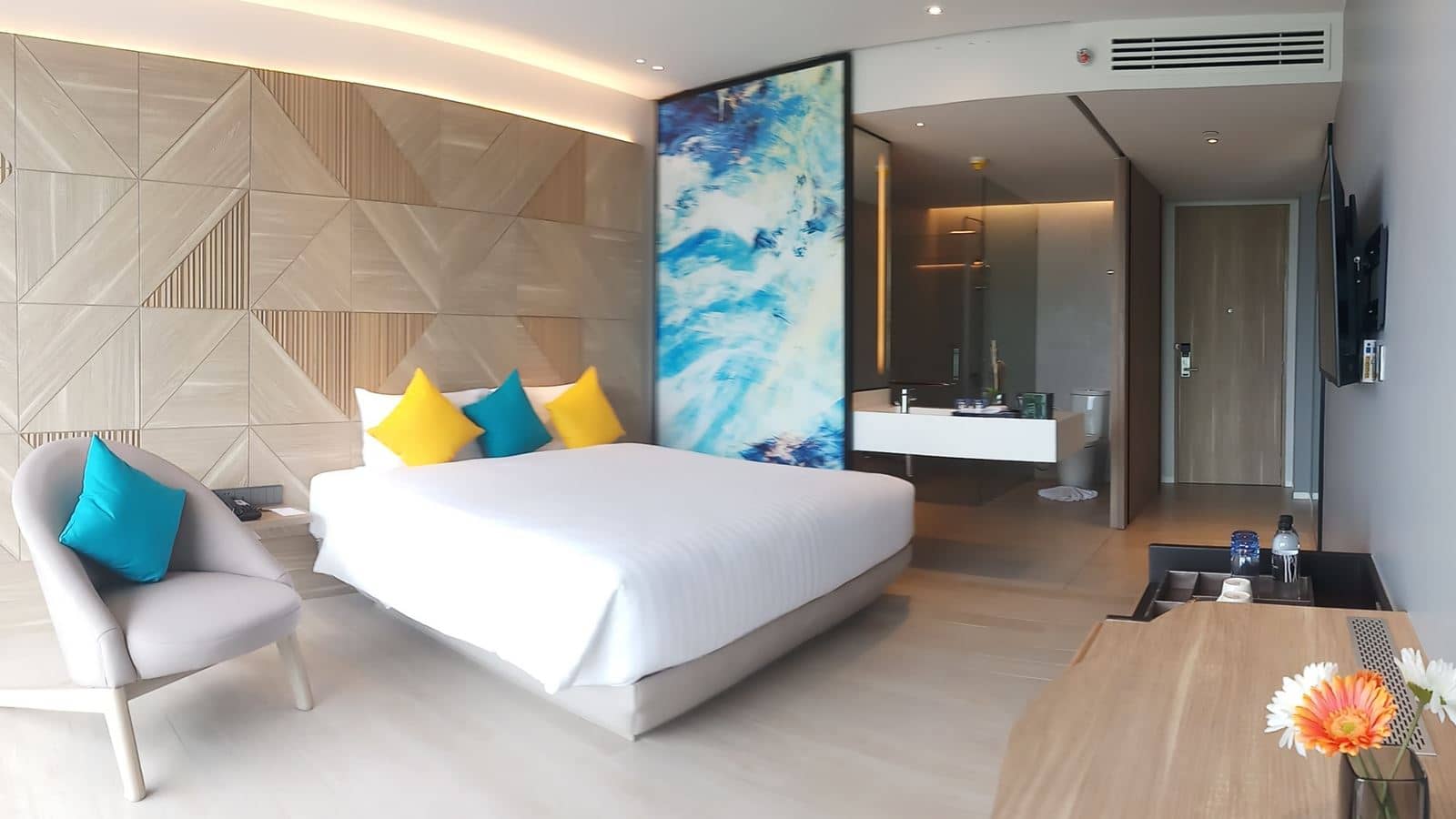rooms-deluxe-room