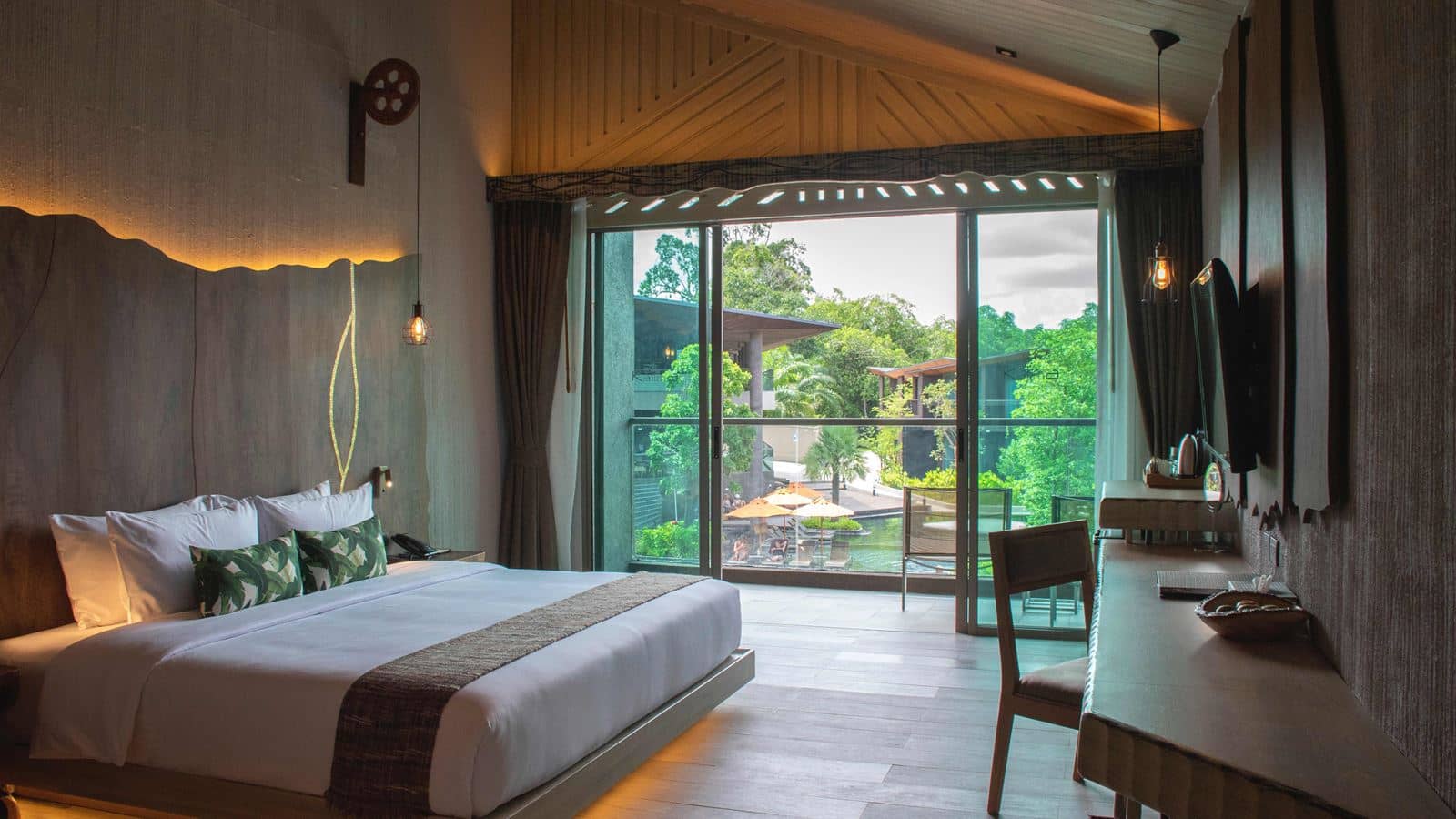 rooms-deluxe-room