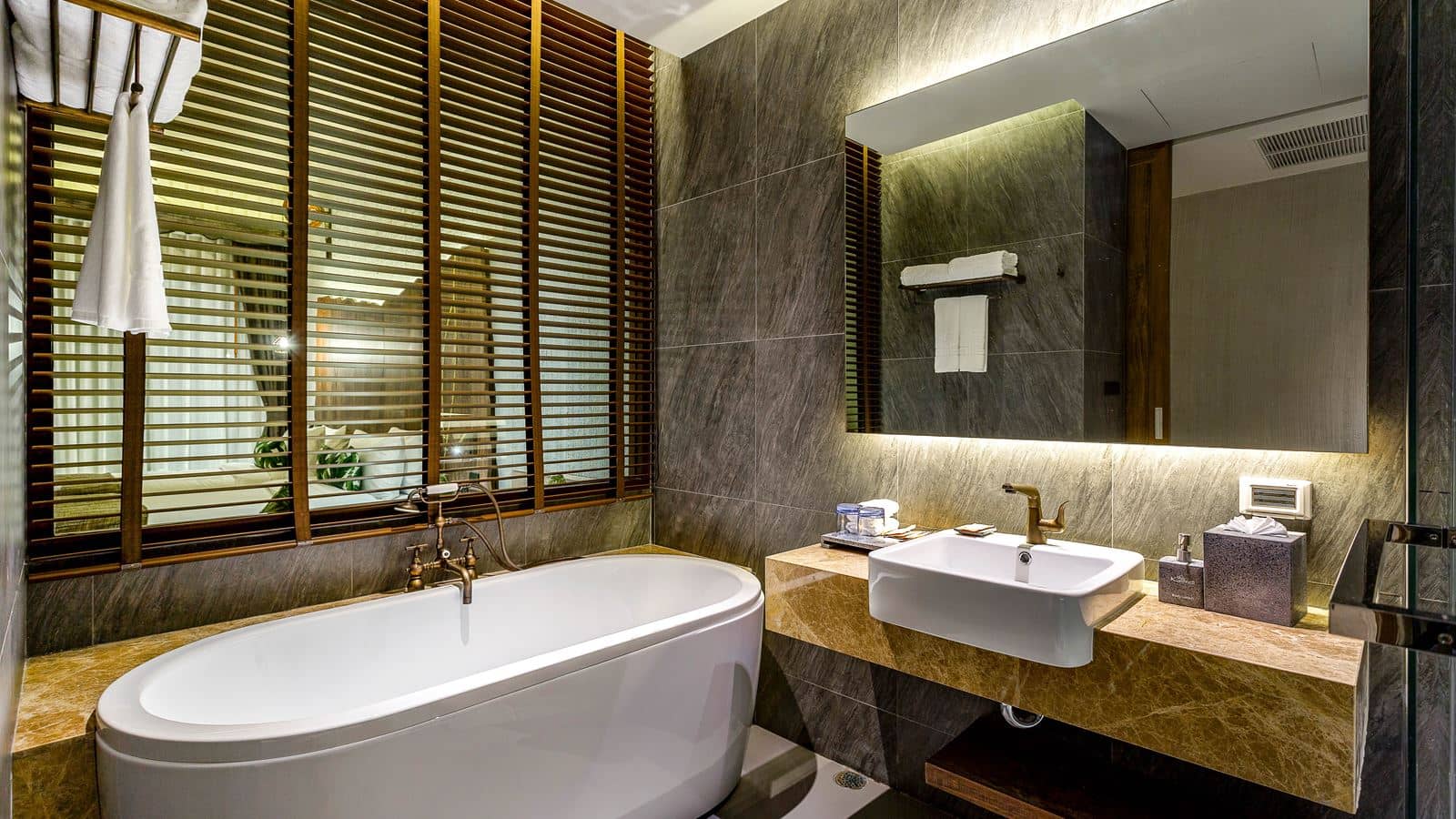 rooms-deluxe-room