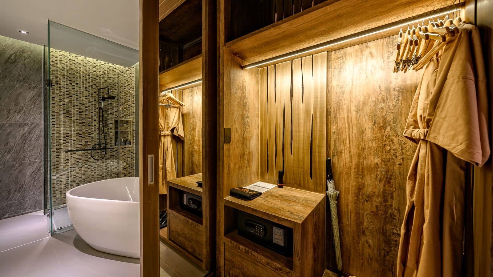 rooms-pool-suite