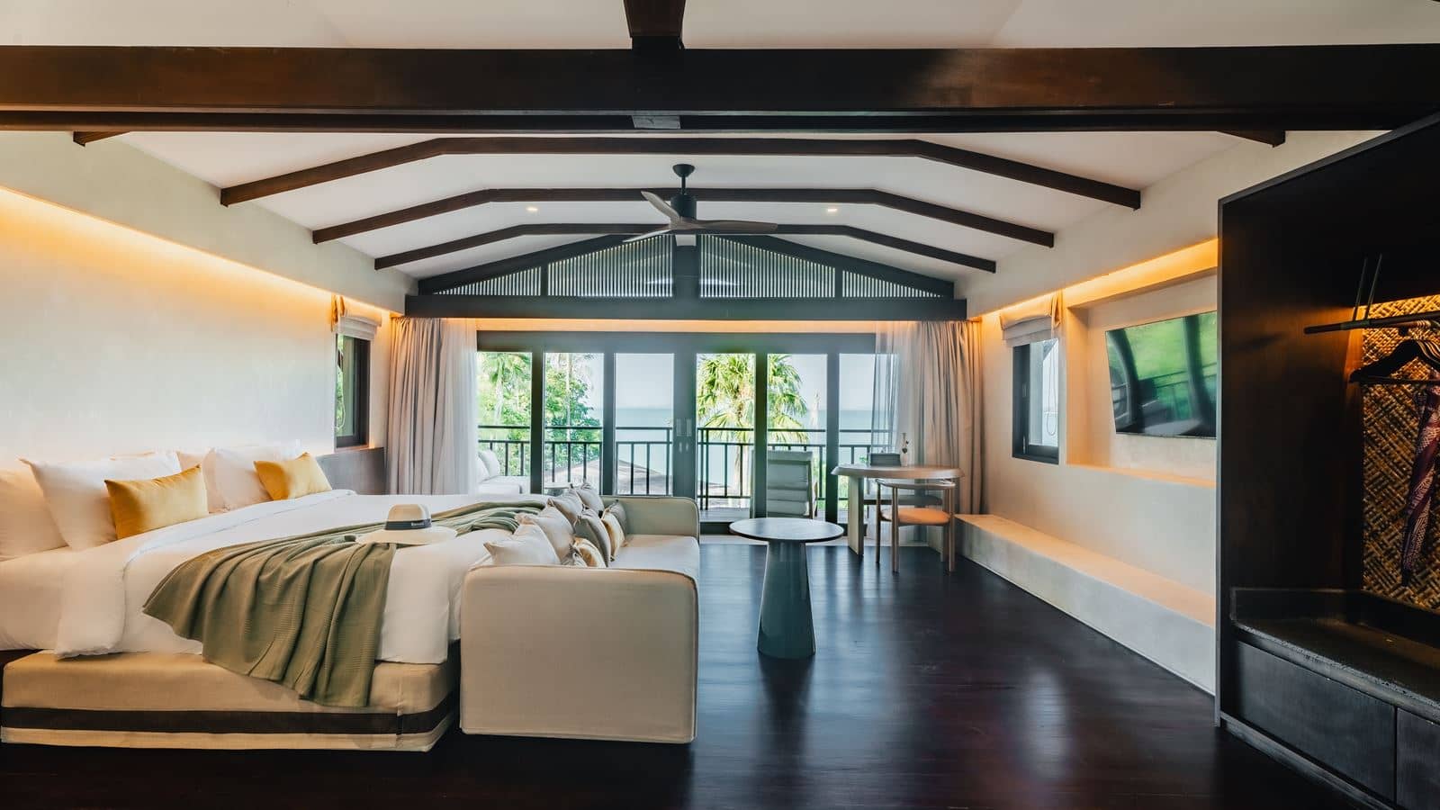 rooms-lux-3-bedroom-grand-sea-view-pool-villa