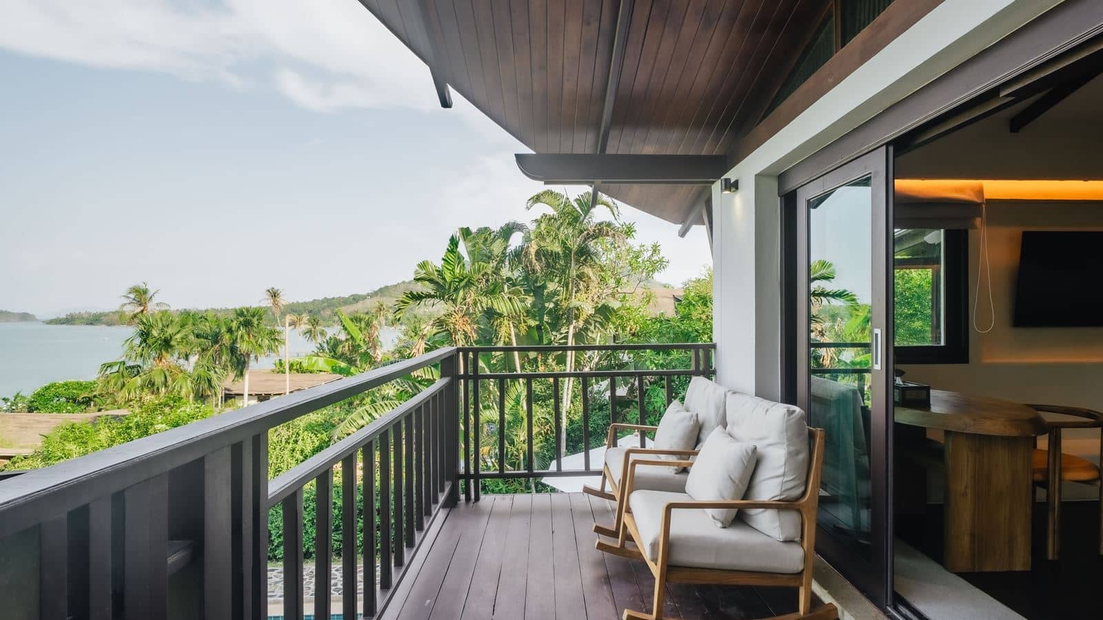 rooms-lux-3-bedroom-grand-sea-view-pool-villa