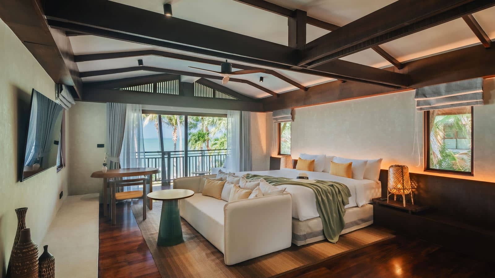 rooms-lux-5-bedroom-grand-beachfront-pool-villa