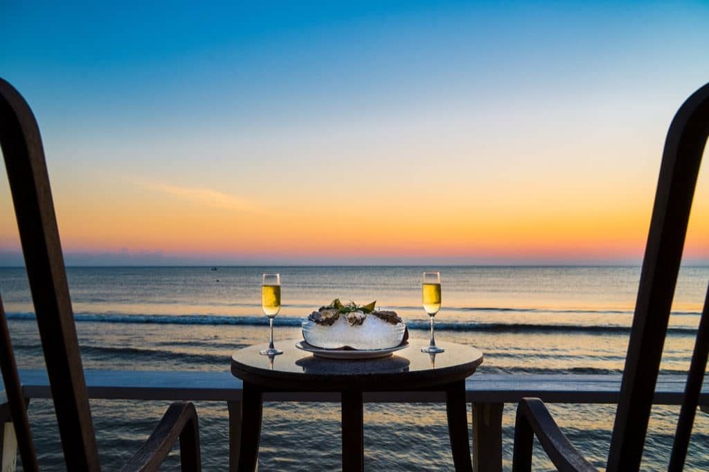 restaurants-lets-sea-hua-hins-beach-restaurat