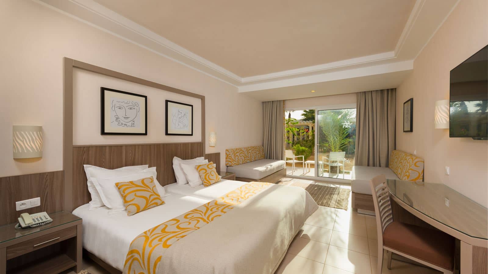 rooms-family-room-garden-view