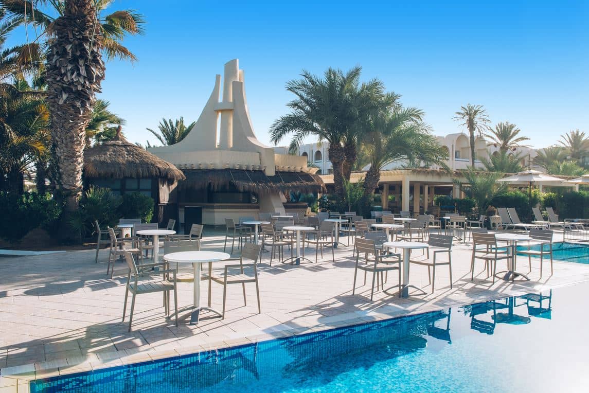 restaurants-pool-snack-bar