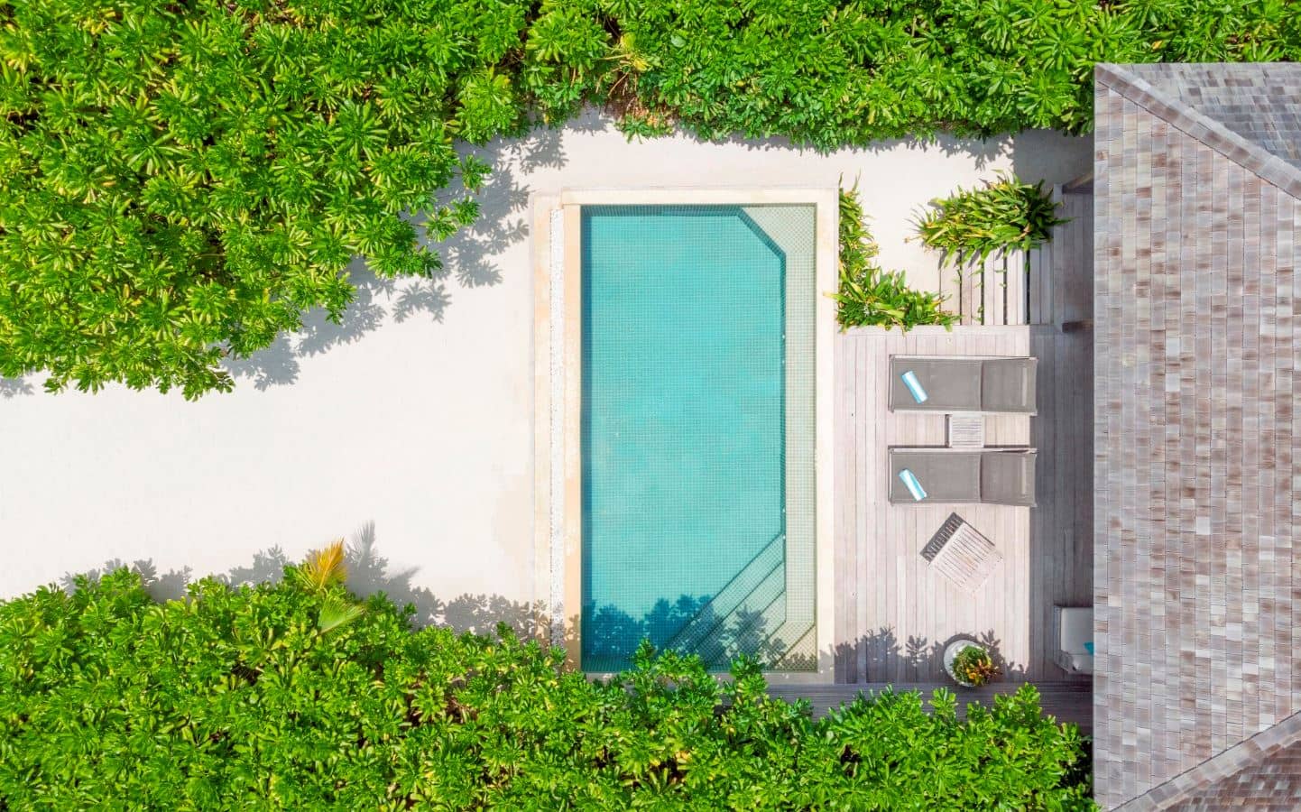 rooms-beach-pool-villa