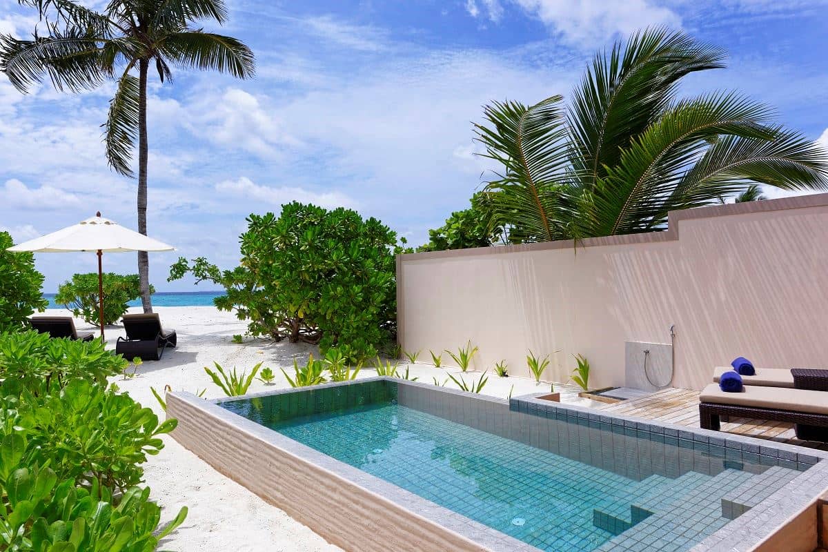 rooms-beach-pool-villa