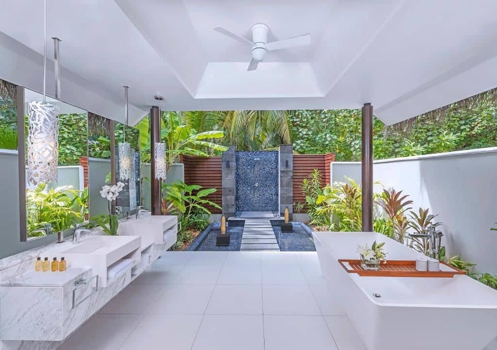 rooms-deluxe-family-beach-pool-villa