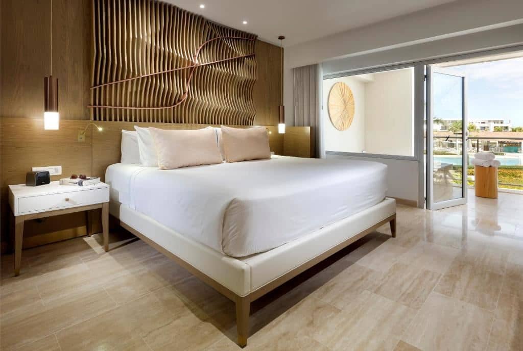 rooms-master-suite