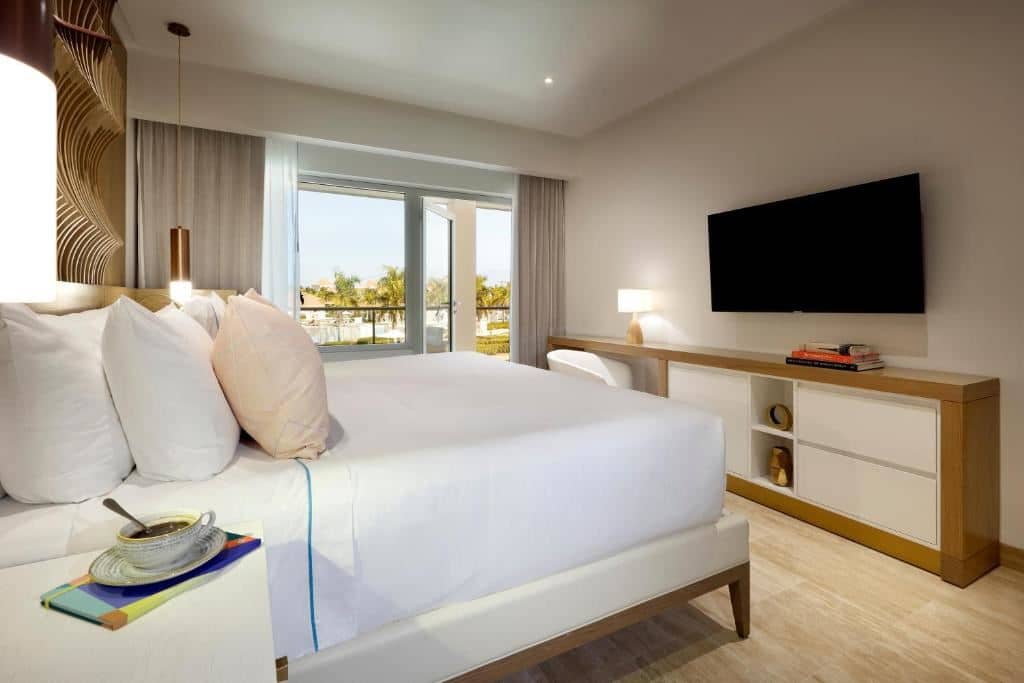 rooms-two-bedroom-master-suite