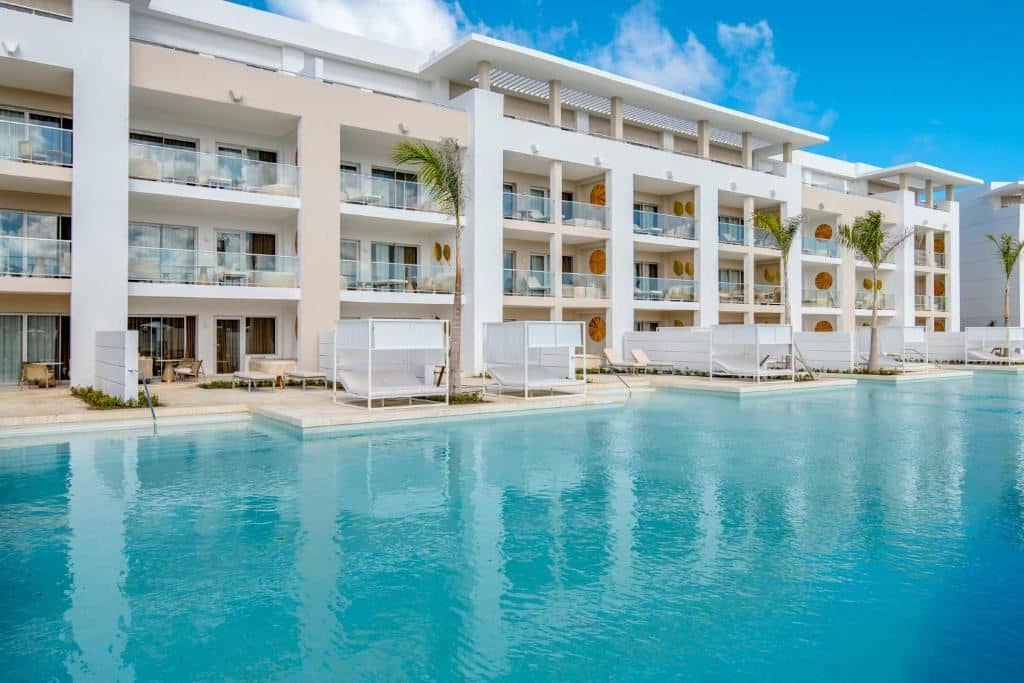 rooms-suite-swim-up