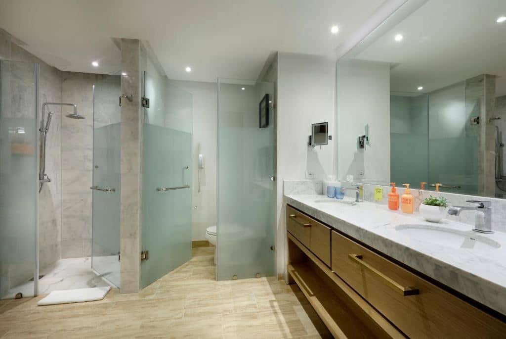 rooms-two-bedroom-master-suite-swim-up