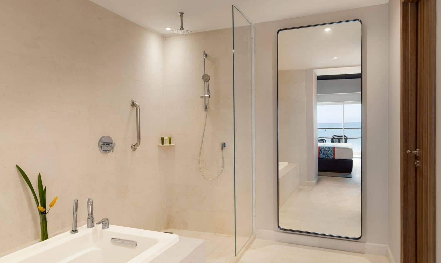 rooms-preferred-club-swim-out-garden-view