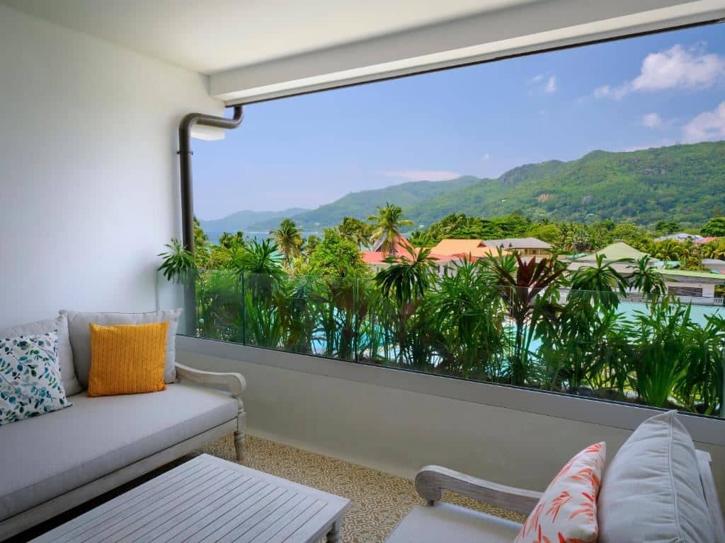 rooms-deluxe-mountain-view-room
