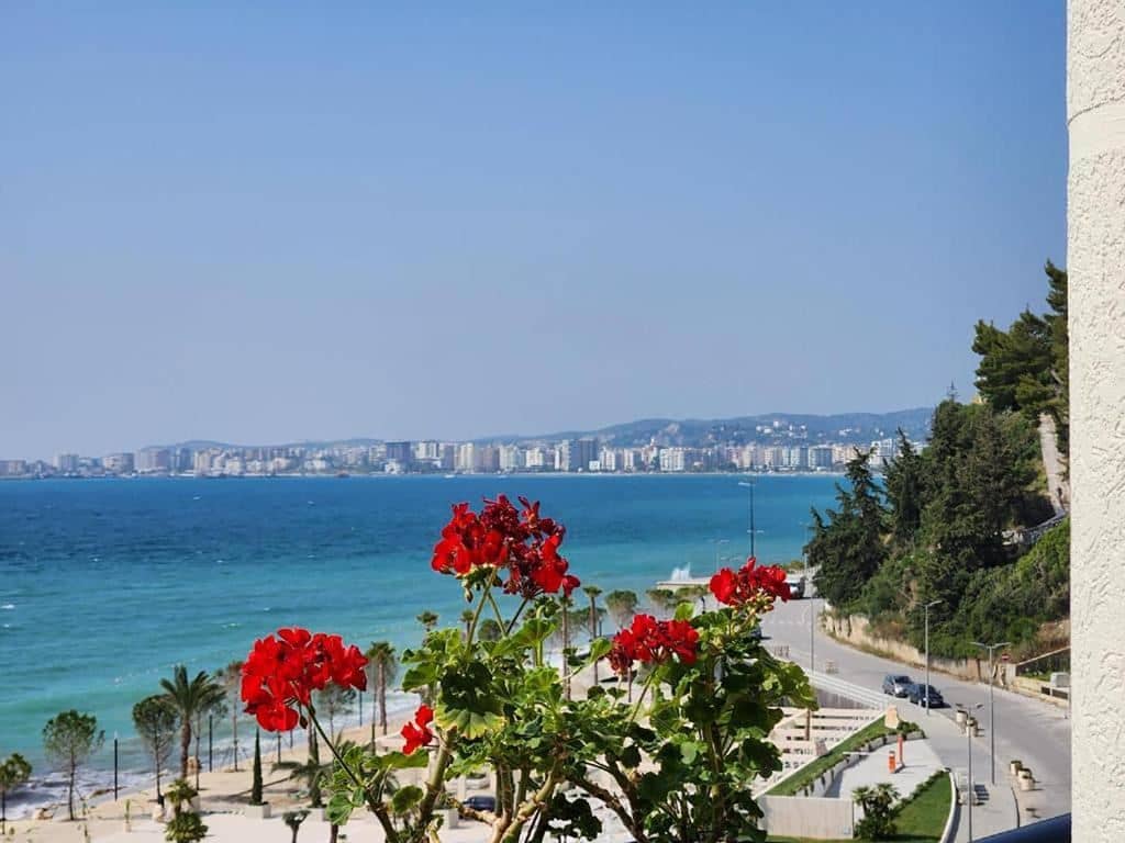 rooms-double-deluxe-room-seaview-balcony