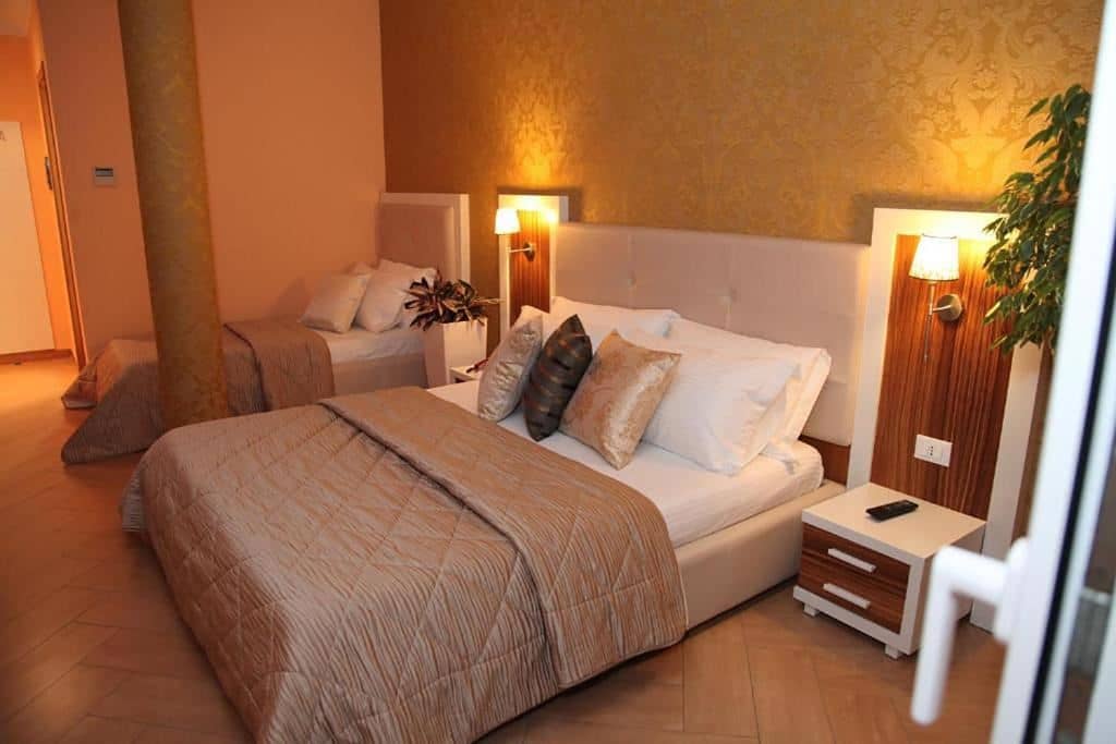 rooms-triple-standard-room-seaview-balcony