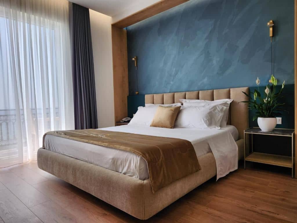 rooms-double-superior-room-seaview-balcony