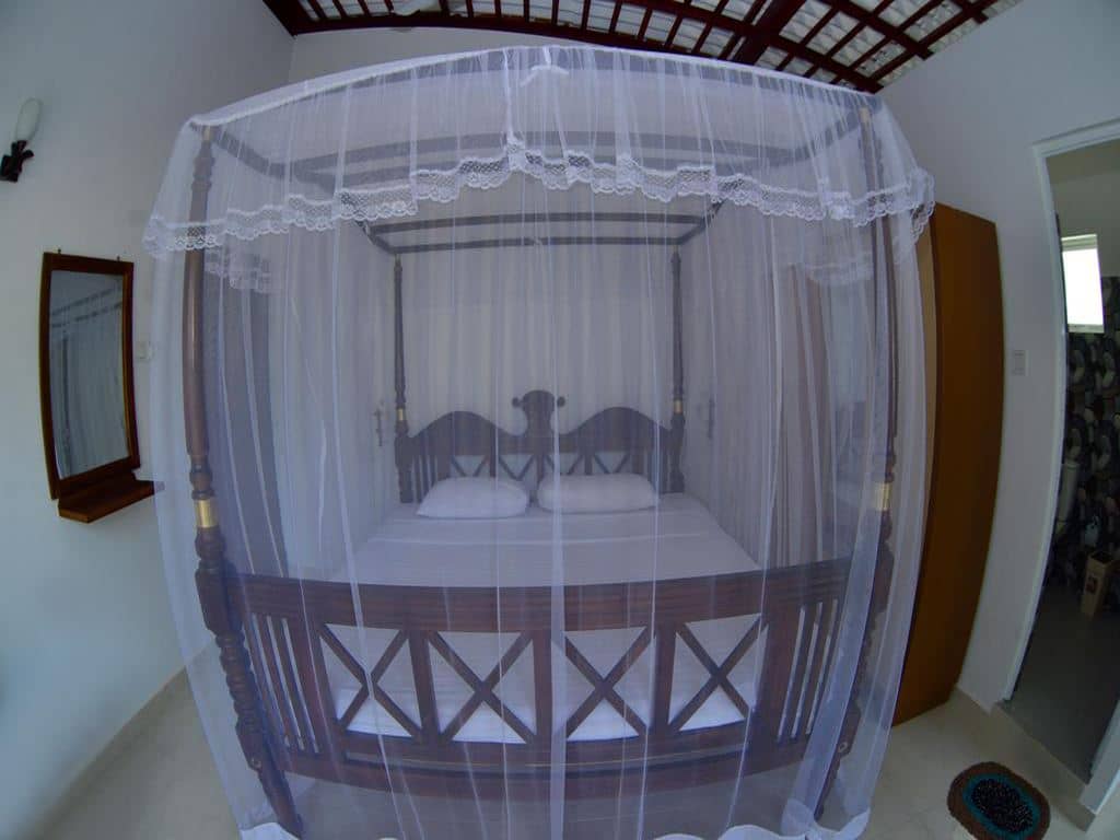 rooms-deluxe-room-ac-with-tv