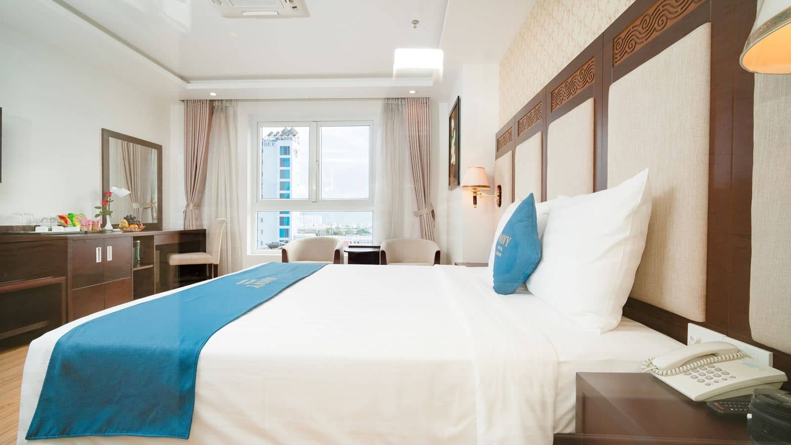 rooms-deluxe-city-view