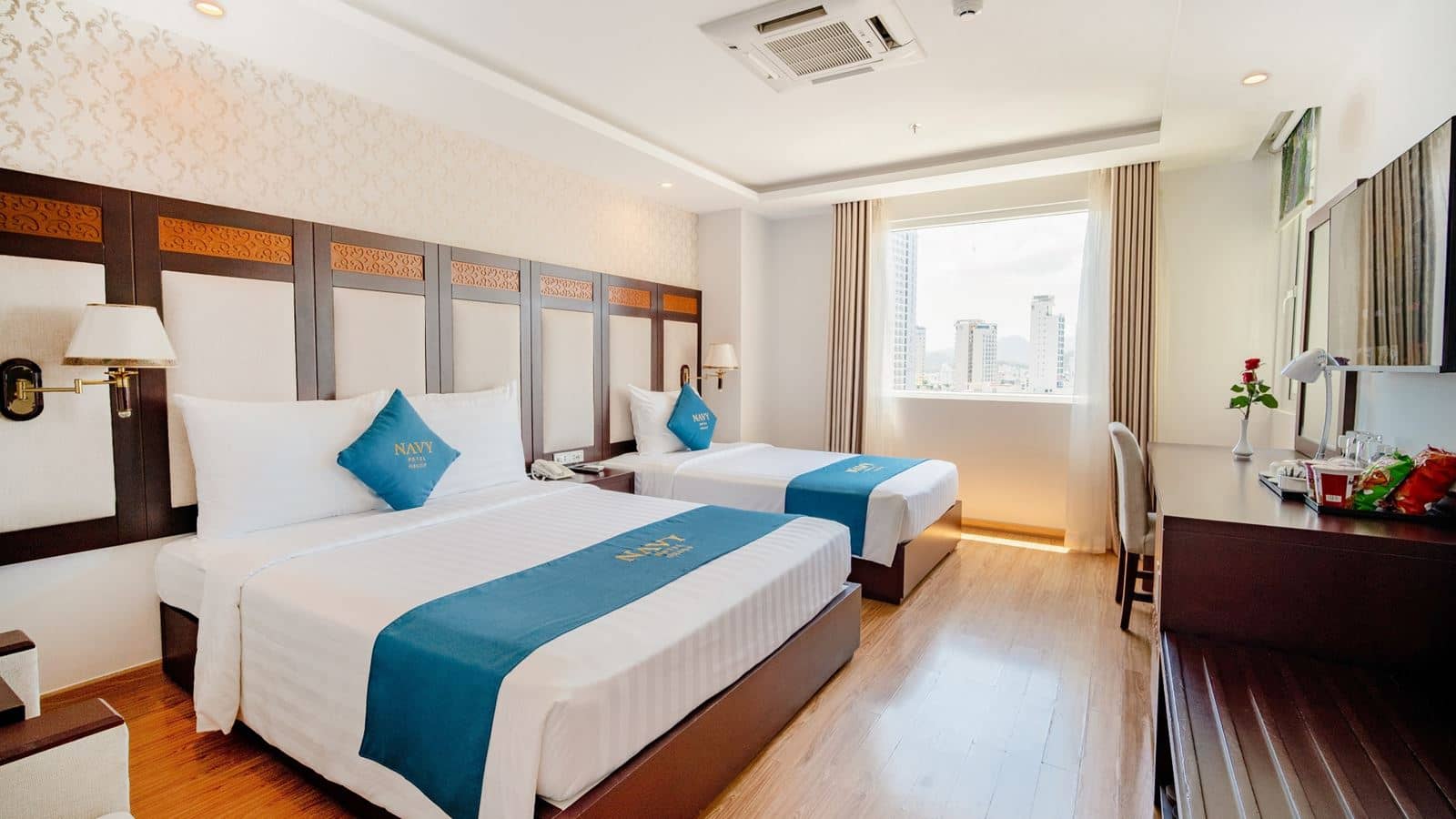 rooms-deluxe-city-view
