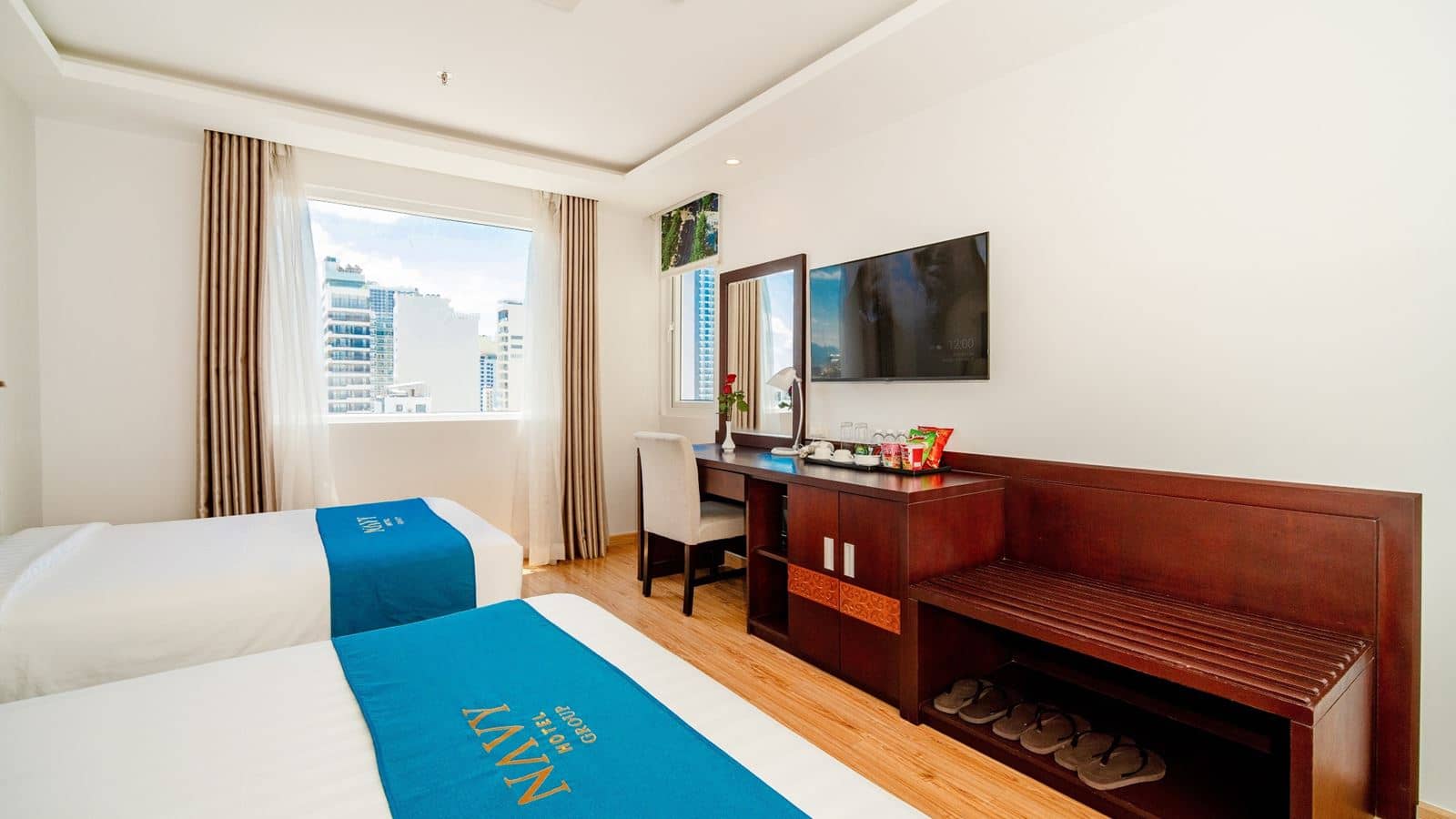 rooms-deluxe-city-view-with-balcony-child-without-extra-bed
