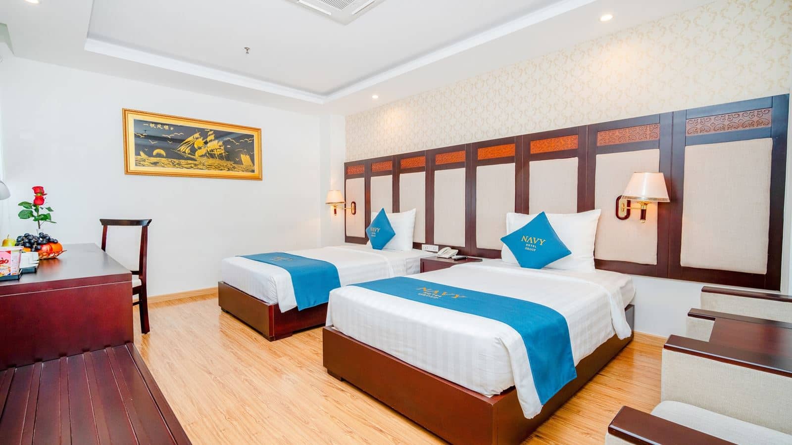 rooms-deluxe-city-view-with-balcony-child-without-extra-bed