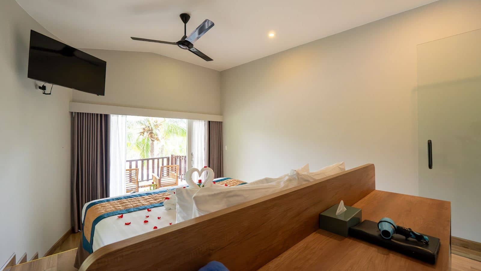 rooms-villa-garden-view