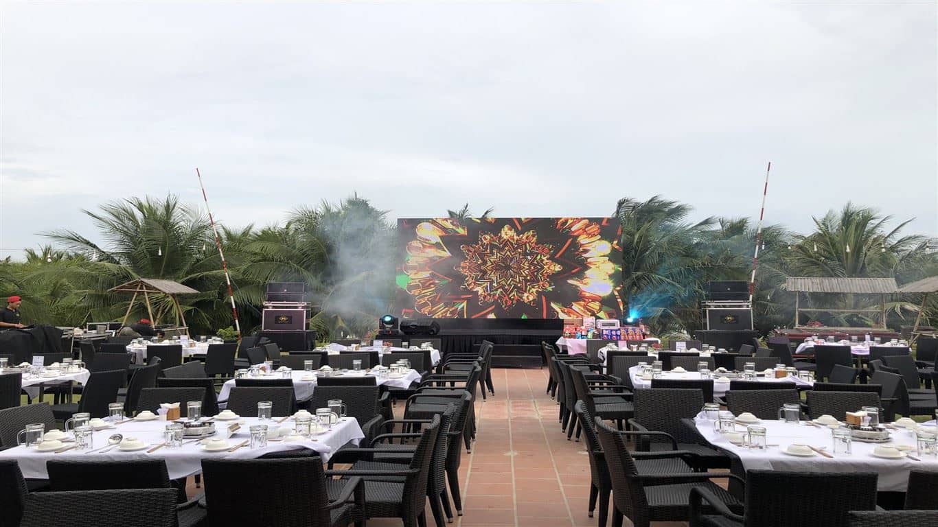 restaurants-restaurant