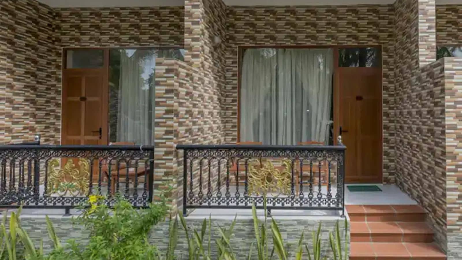 rooms-room-deluxe-garden-or-poolview-balcony