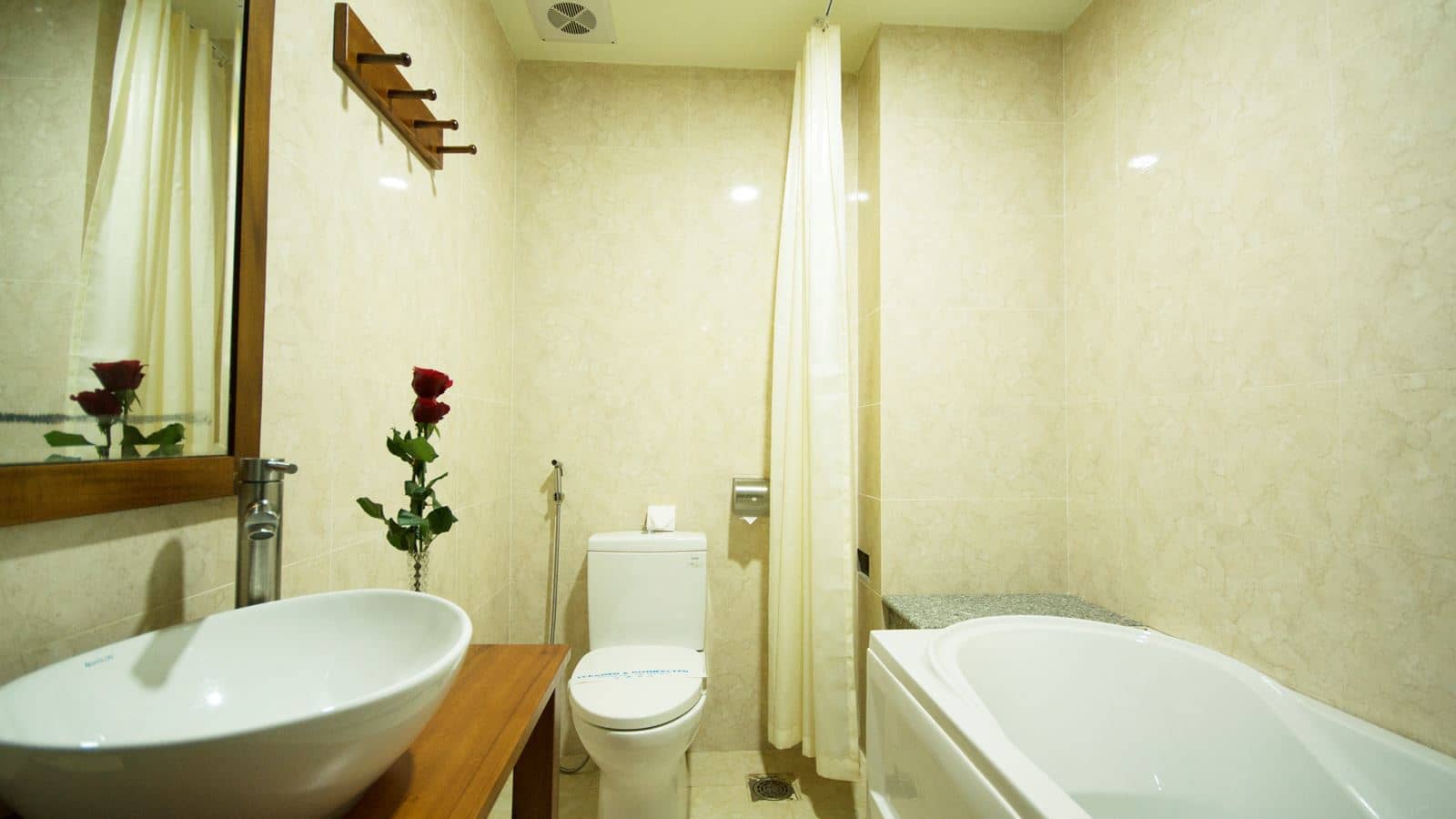 rooms-deluxe-room