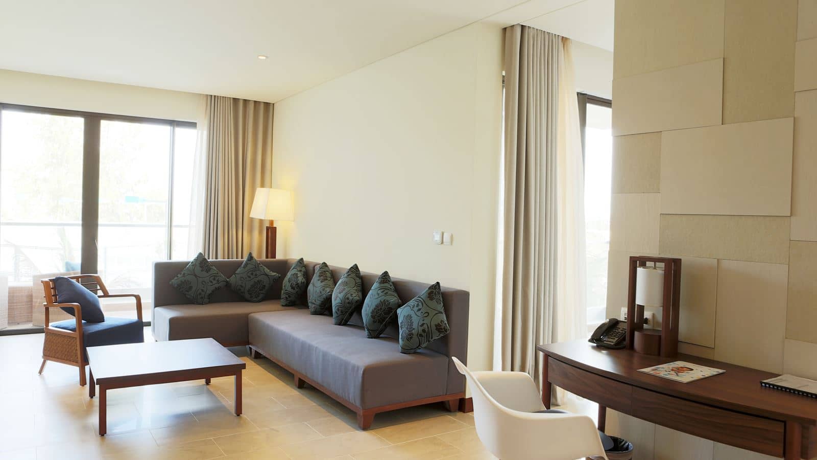 rooms-suite-with-balcony