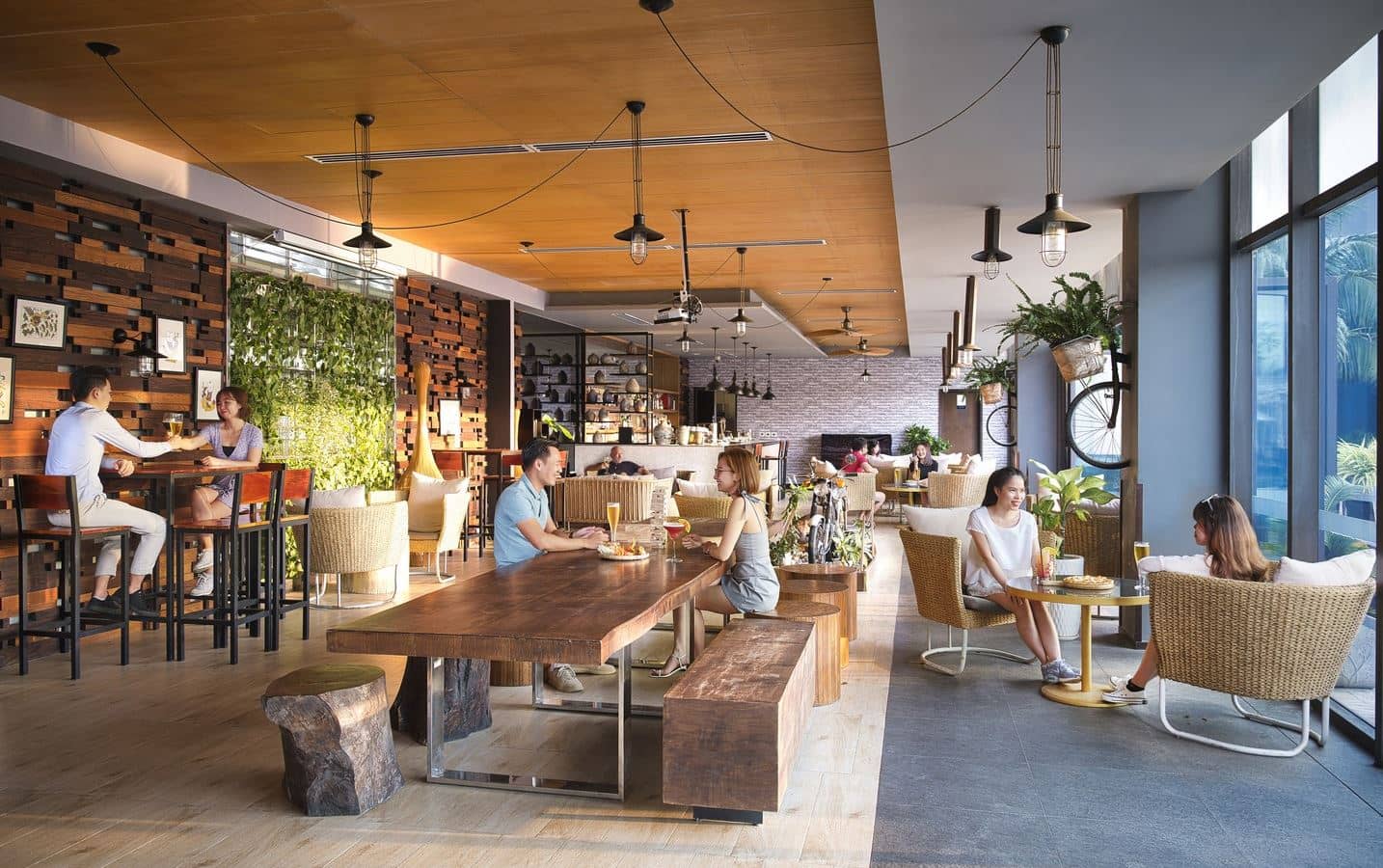 restaurants-lounge-bar