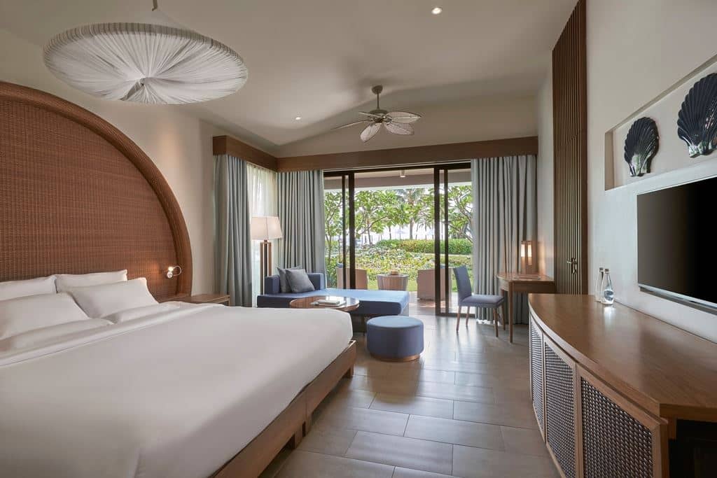 rooms-deluxe-bungalow-with-pool