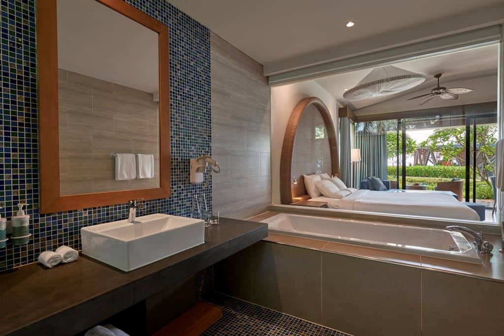 rooms-deluxe-bungalow-with-pool