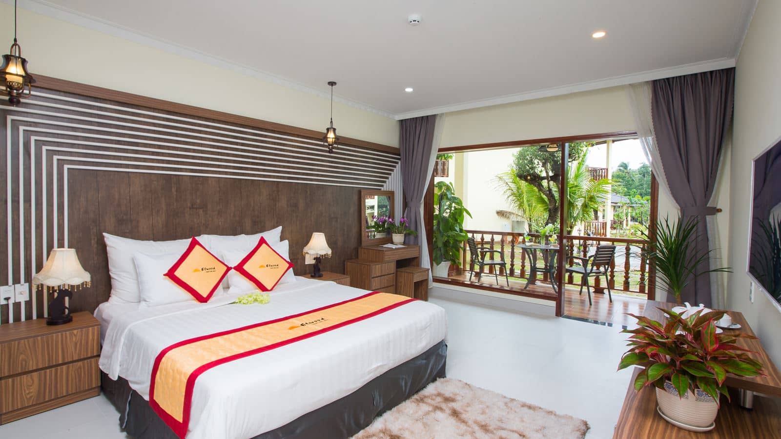 rooms-deluxe-garden-view