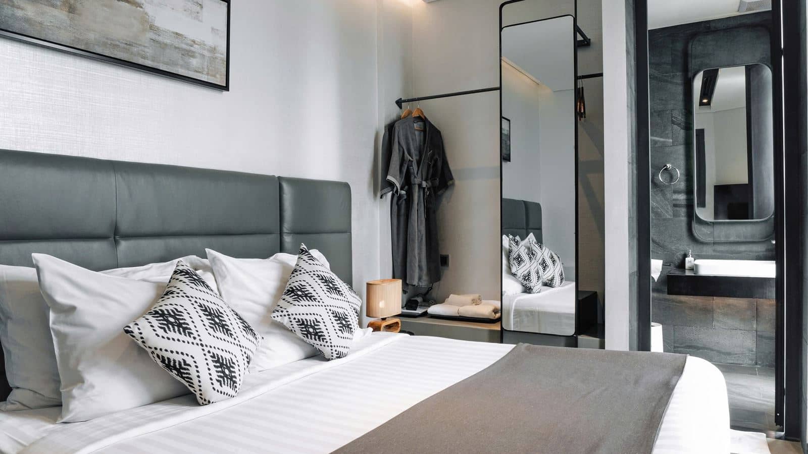 rooms-la-petite-room-with-window-no-extra-bed
