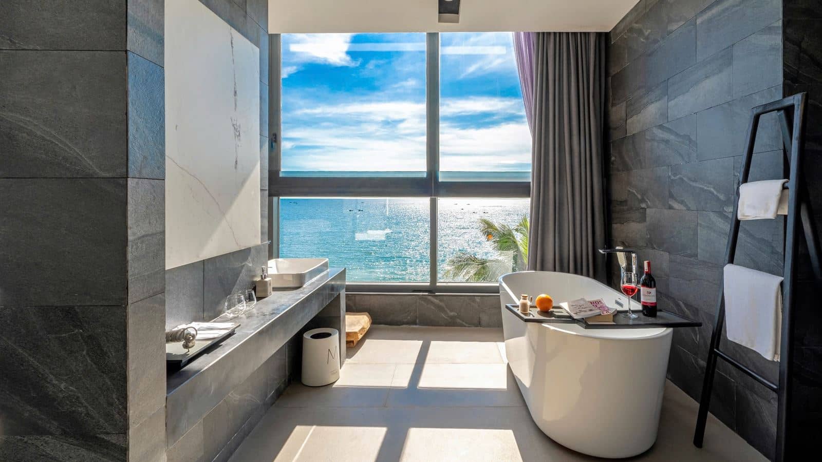 rooms-ocean-eyes-suite