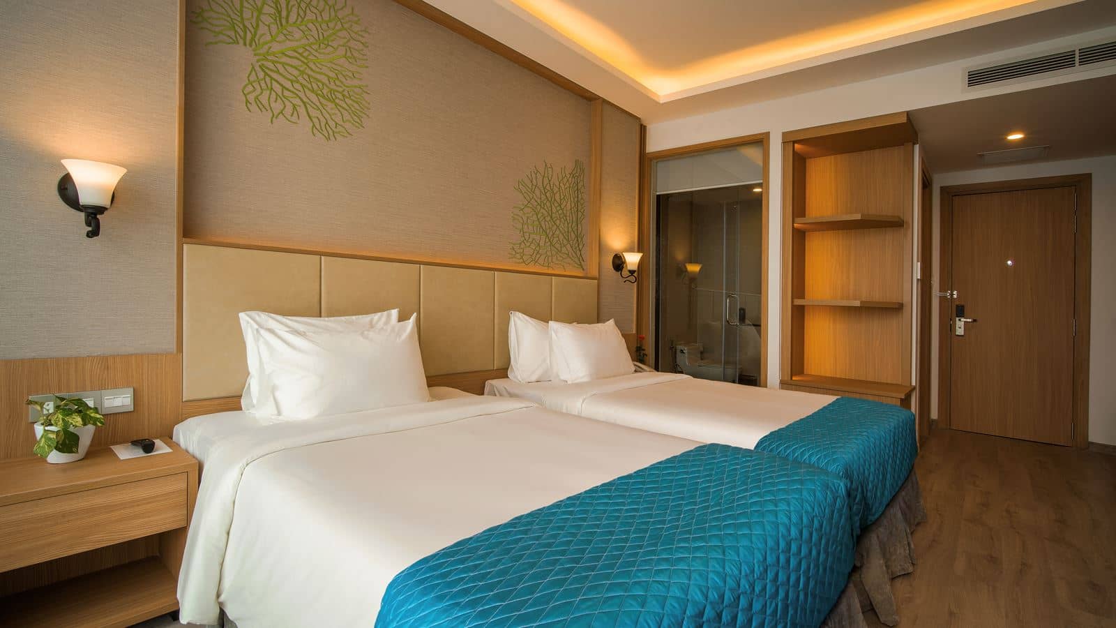 rooms-deluxe-seaview-balcony