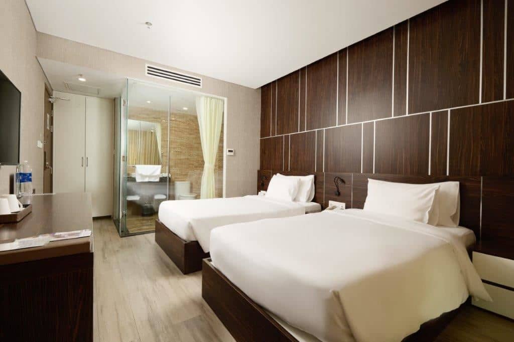 rooms-deluxe-room