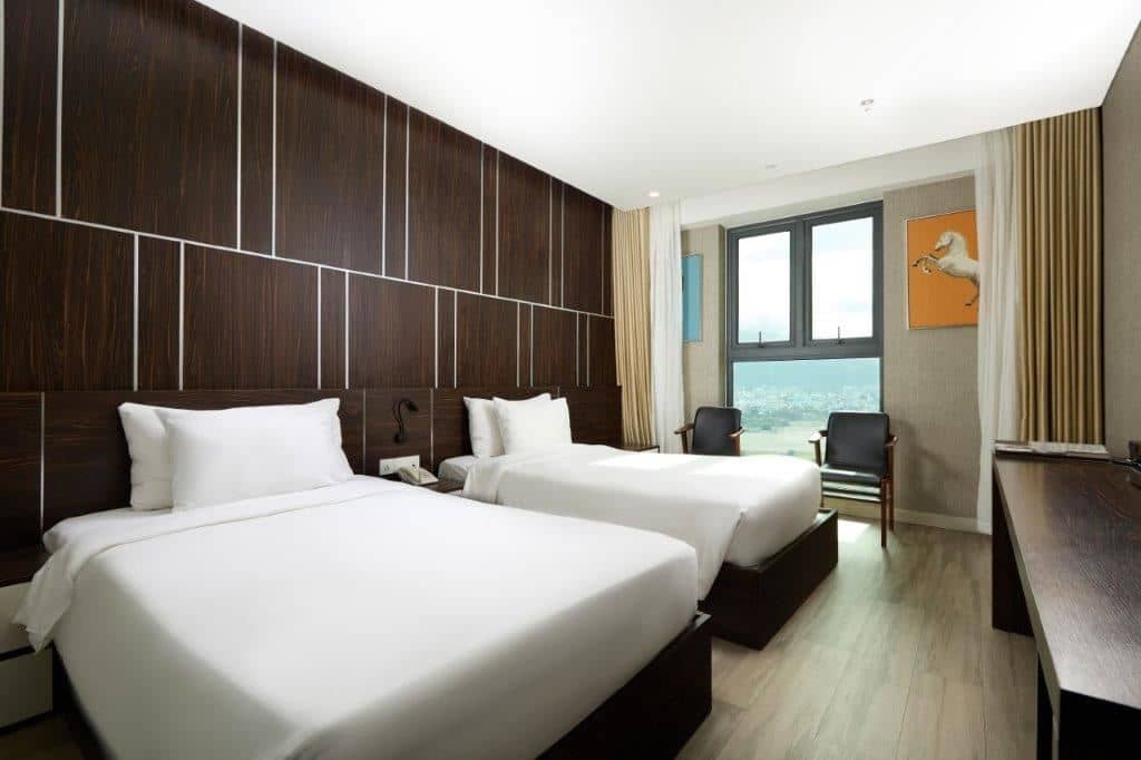 rooms-deluxe-room