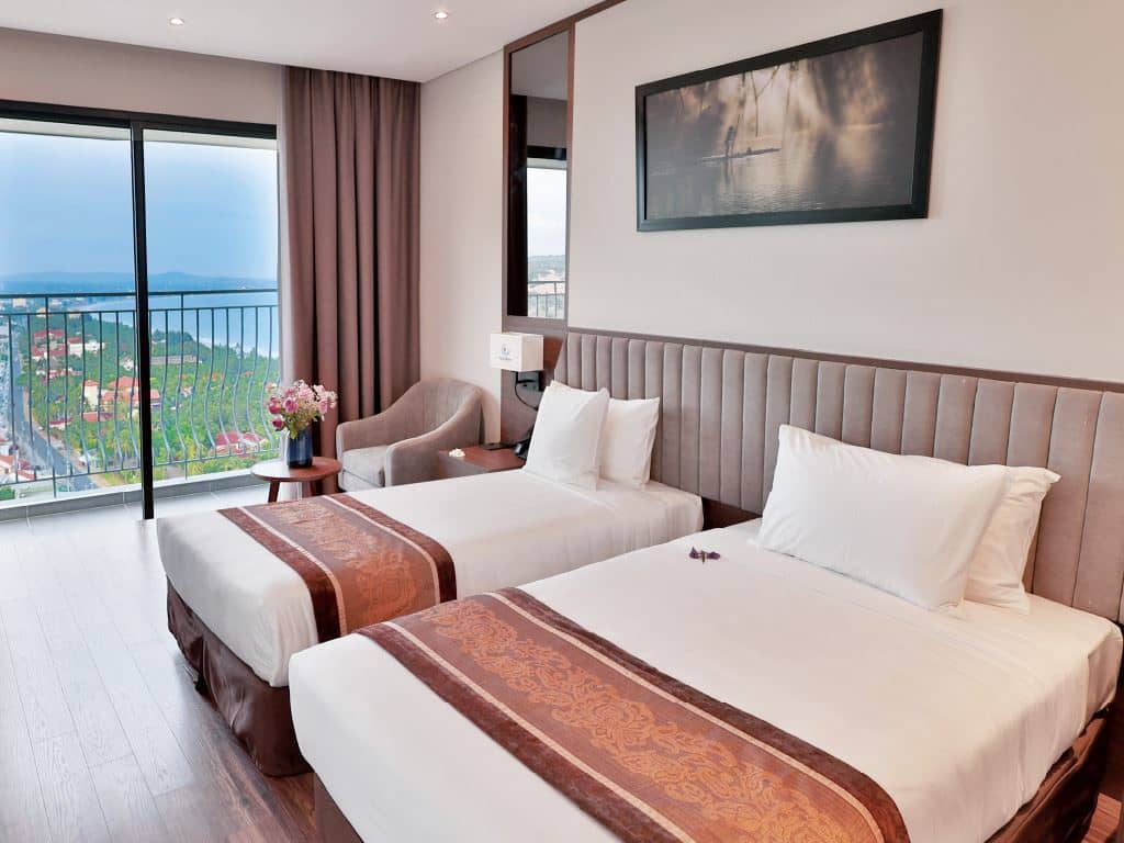 rooms-premier-twin-sea-view-with-balcony