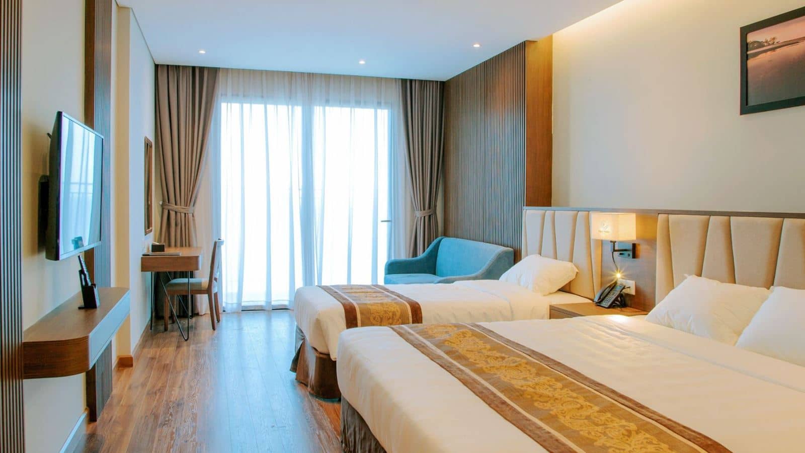 rooms-executive-triple-ocean-view-with-balcony