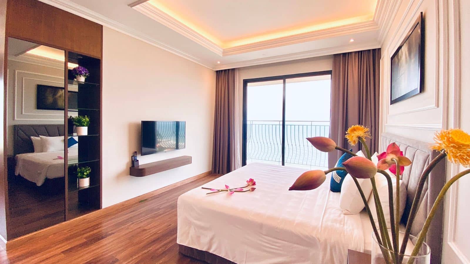 rooms-family-suite-ocean-view-with-balcony