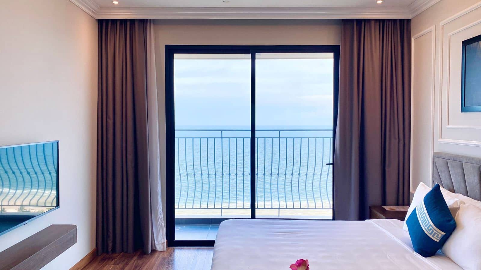 rooms-family-suite-ocean-view-with-balcony