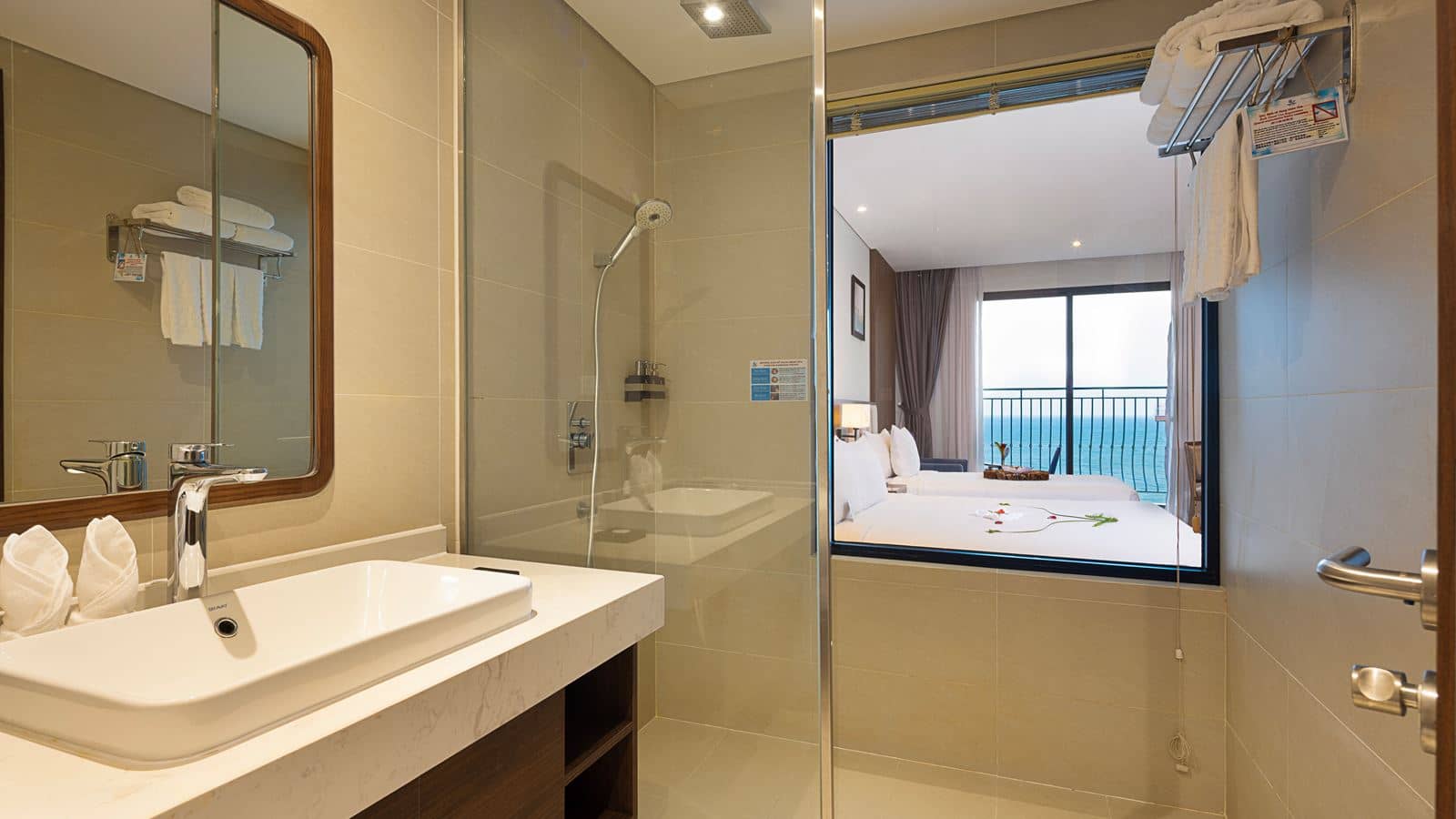 rooms-executive-triple-ocean-view-with-balcony