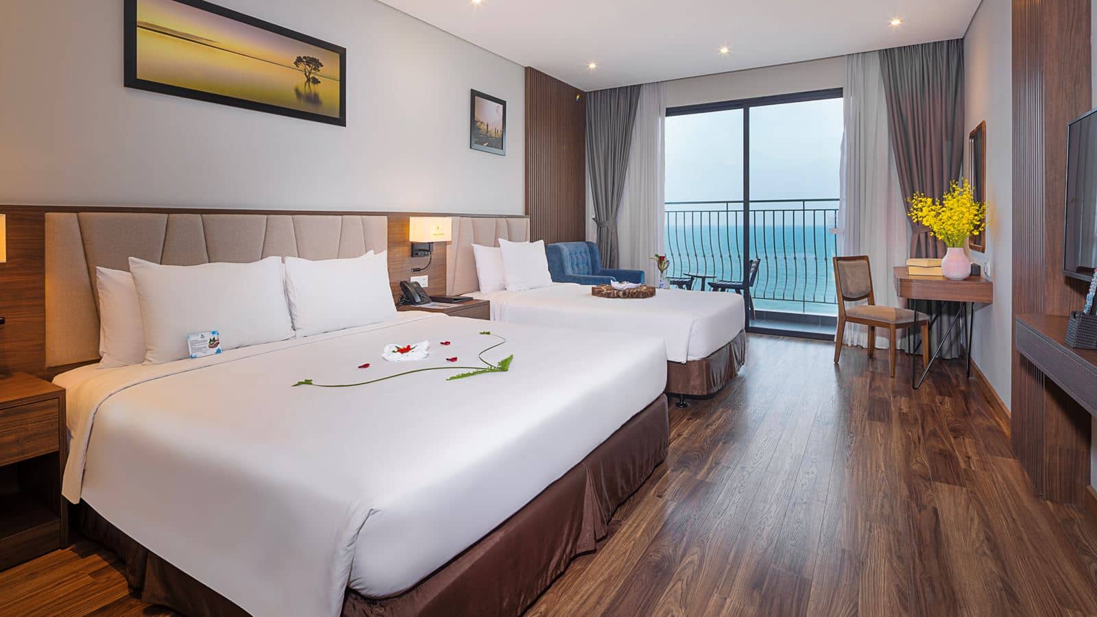 rooms-executive-triple-ocean-view-with-balcony