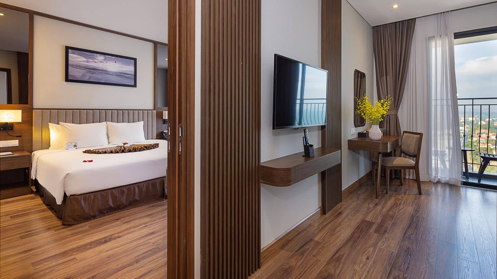 rooms-family-sea-view-connecting-with-balcony
