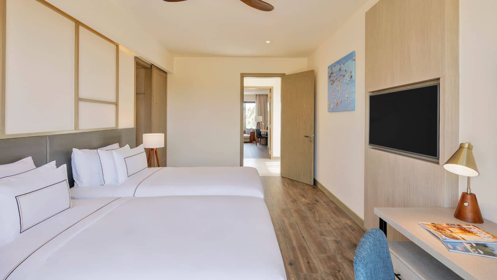 rooms-the-level-3bedroom-lakefront-pool-villa